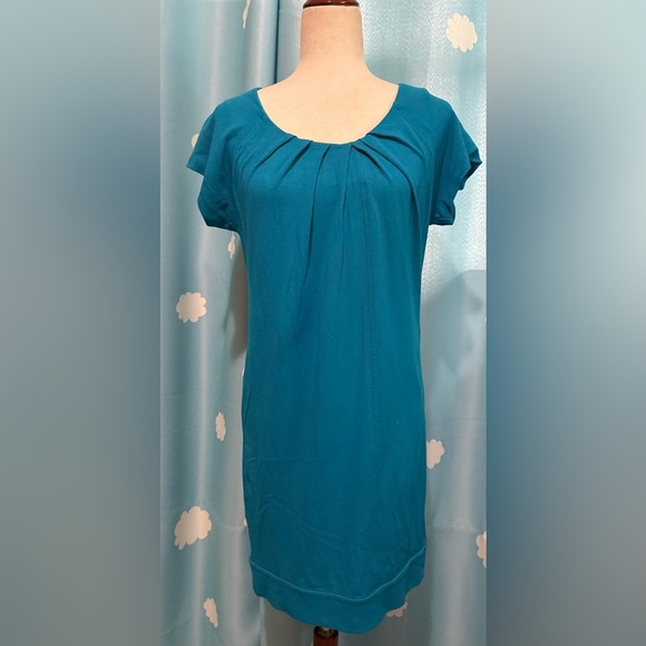 Diane Von Furstenburg knit shift dress. 4 - Picture 3 of 6